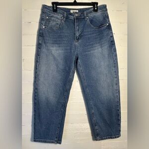Oat oversized denim jeans, light wash, ankle length, women’s size 10. Worn once.